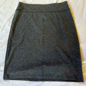 Basic House knit skirt with a wide waistband